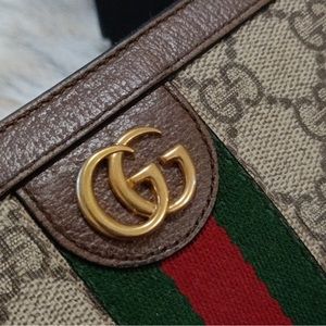 EUC Authentic Gucci GG Ophidia Zipper wallet.